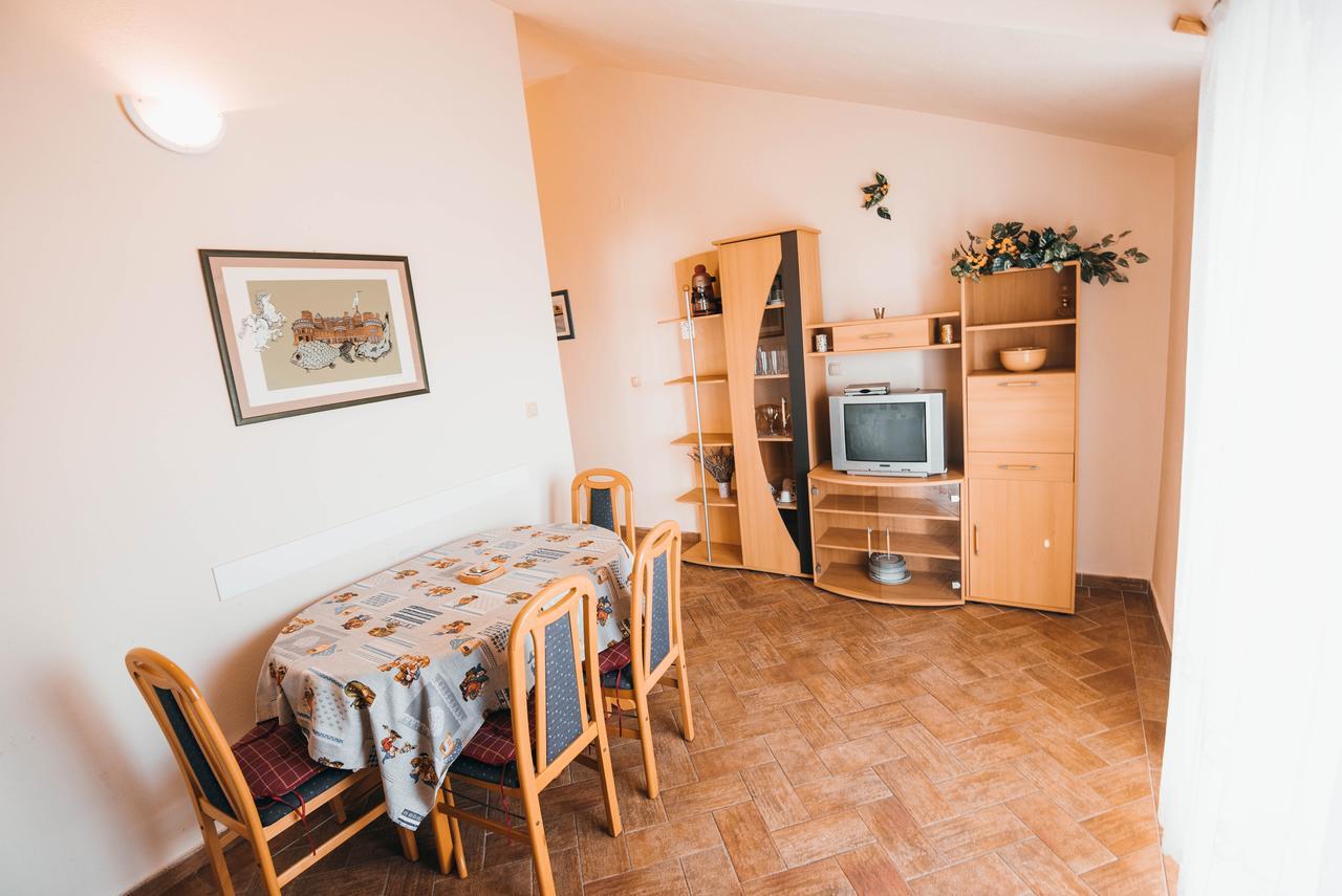 Apartments Visnjic ザボリッチ エクステリア 写真